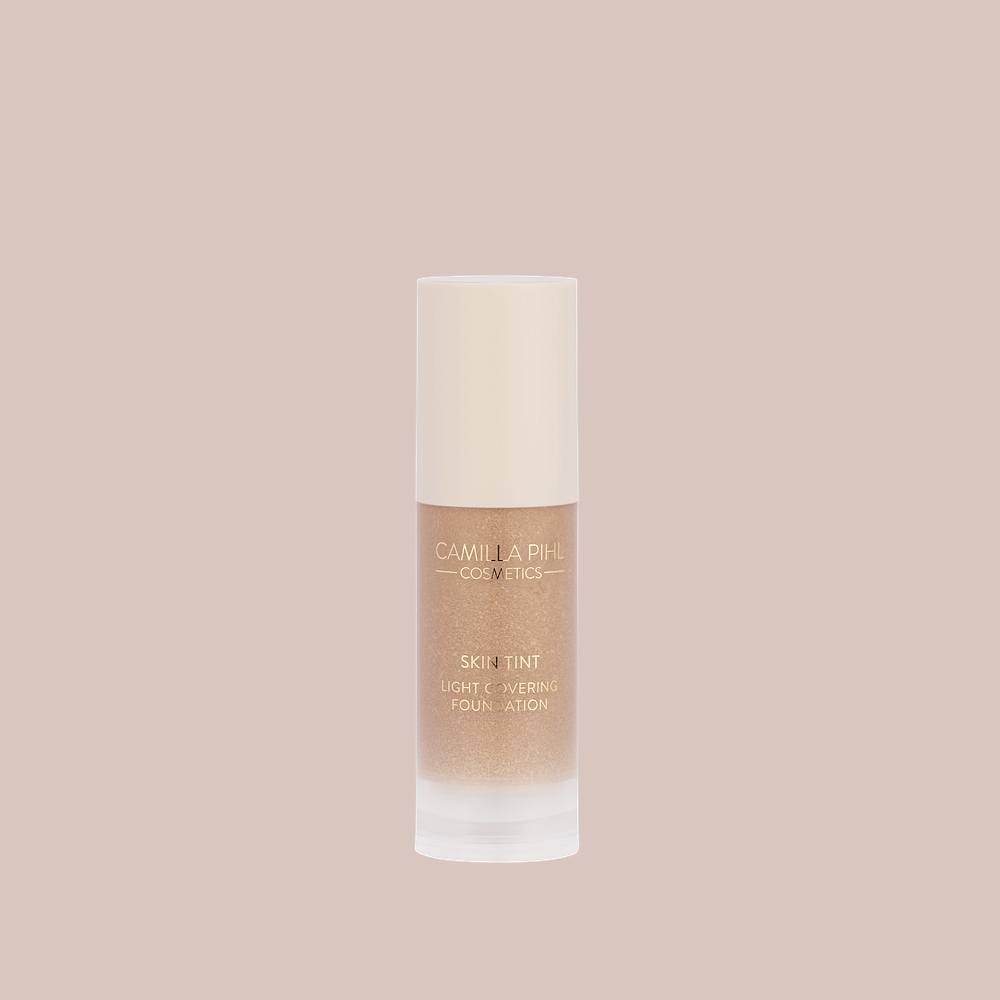 Camilla Pihl Cosmetics Skin Tint Foundation #1- lett og dekkende foundation for jevn hudtone - 100% vegansk og cruelty free